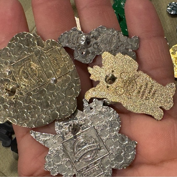 Tinkerbell Pin Trading Lanyard with Pins & Limited Release Lilo & Stitch Key - Picture 13 of 16